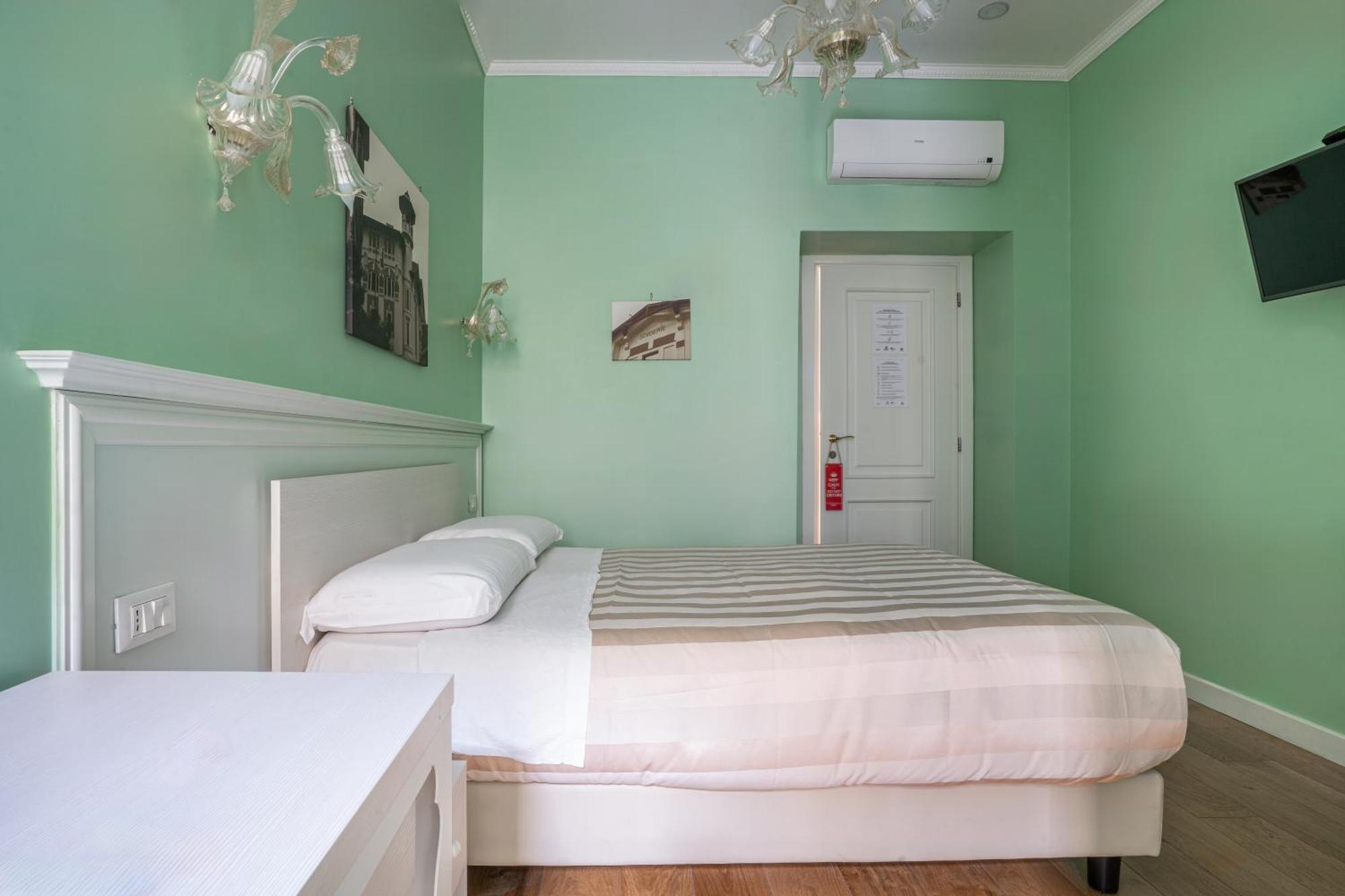 Queen Meg Guest house *